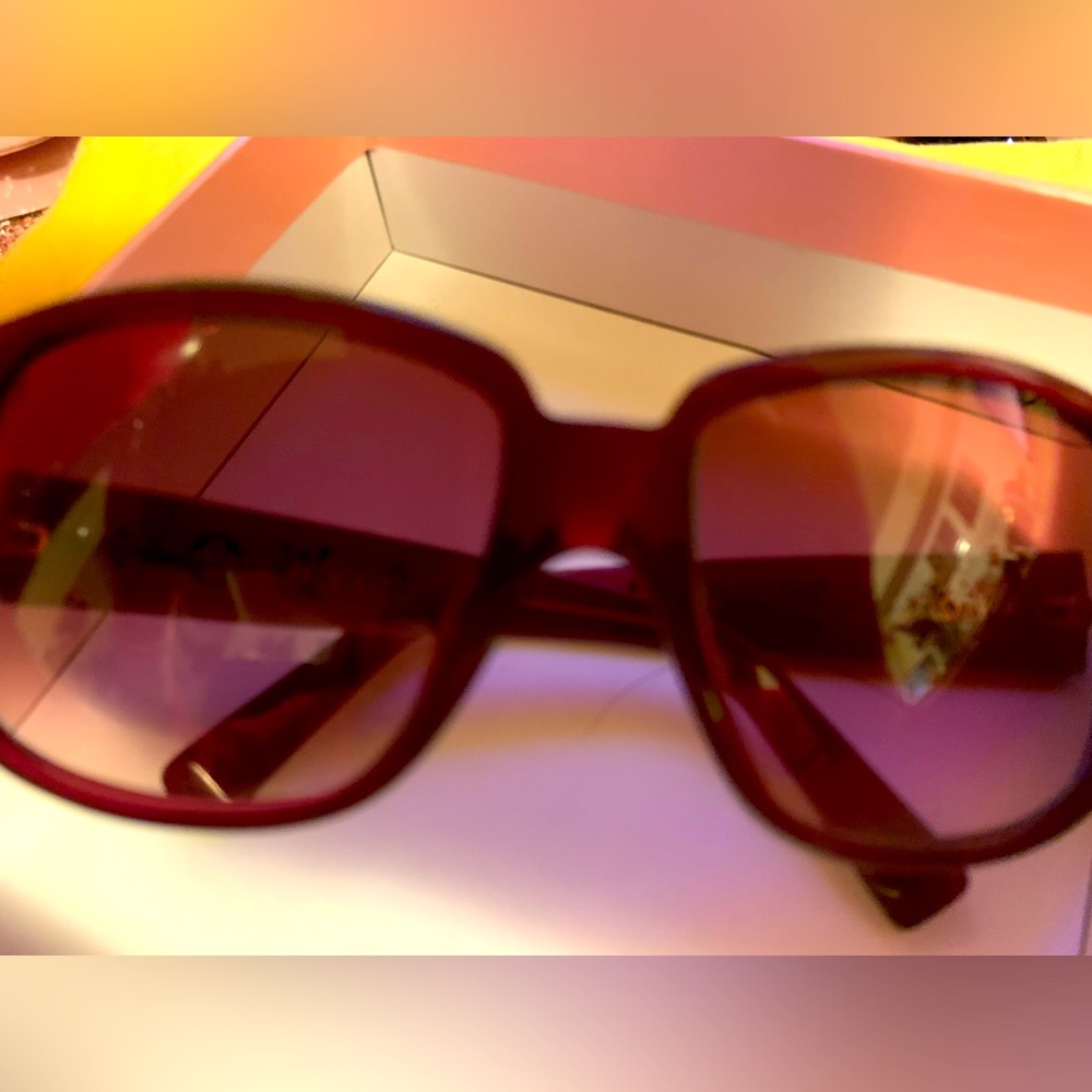 Louis Vuitton ladies sunglasses